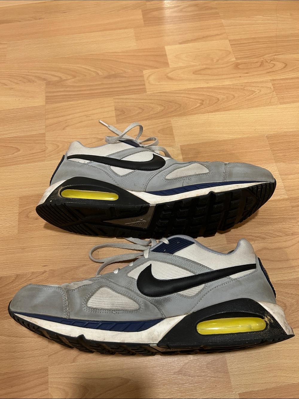 Nike Air Max IVO 580518-102 Men's White/Black/Wolf Gray Shoes - Picture 5 of 8